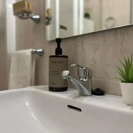 Like Apartment *